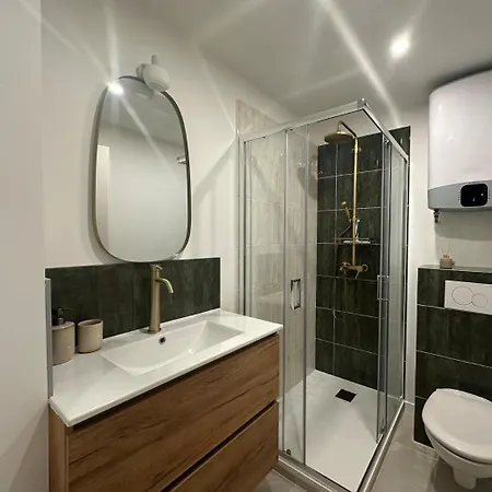 Stylish Apartment *